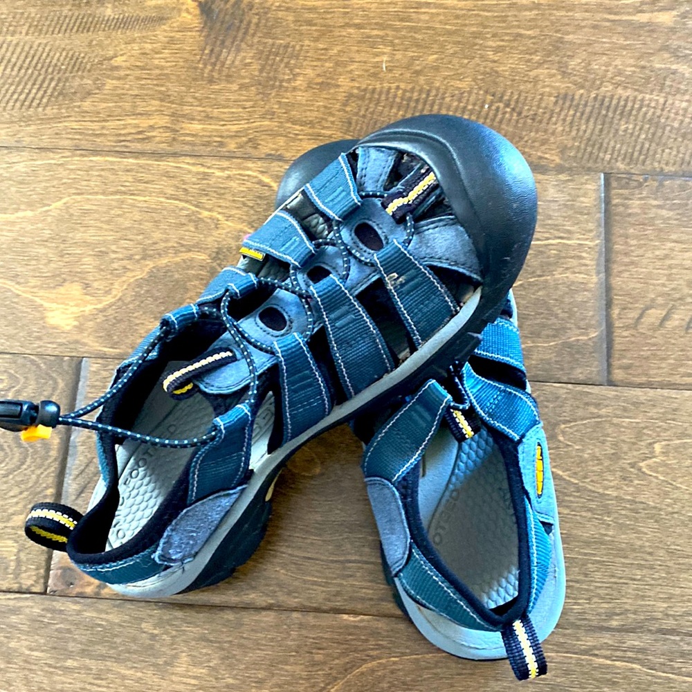 Mens Keen water shoes